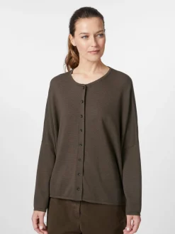 Damenstrickjacke geknöpft