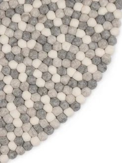 Filzkugelteppich