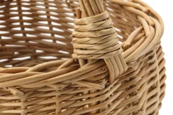 Kleiner Weidenkorb mit Henkel