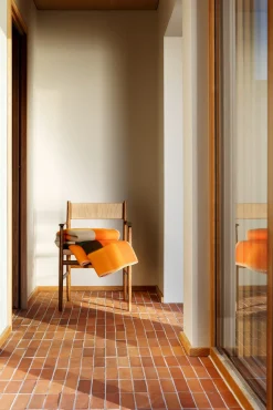 Lammwolldecke Bauhausstil