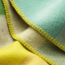 Lammwolldecke Bauhausstil