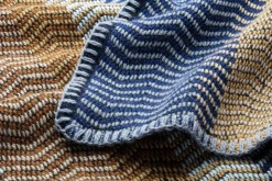 Lammwolldecke Naturtöne Fri