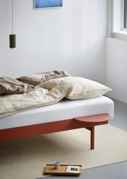 Nachttisch zu Bett 90–180