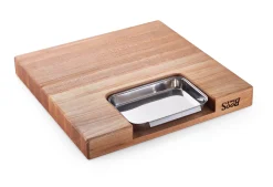 Schneidebrett mit Saftrille und Auffangschale