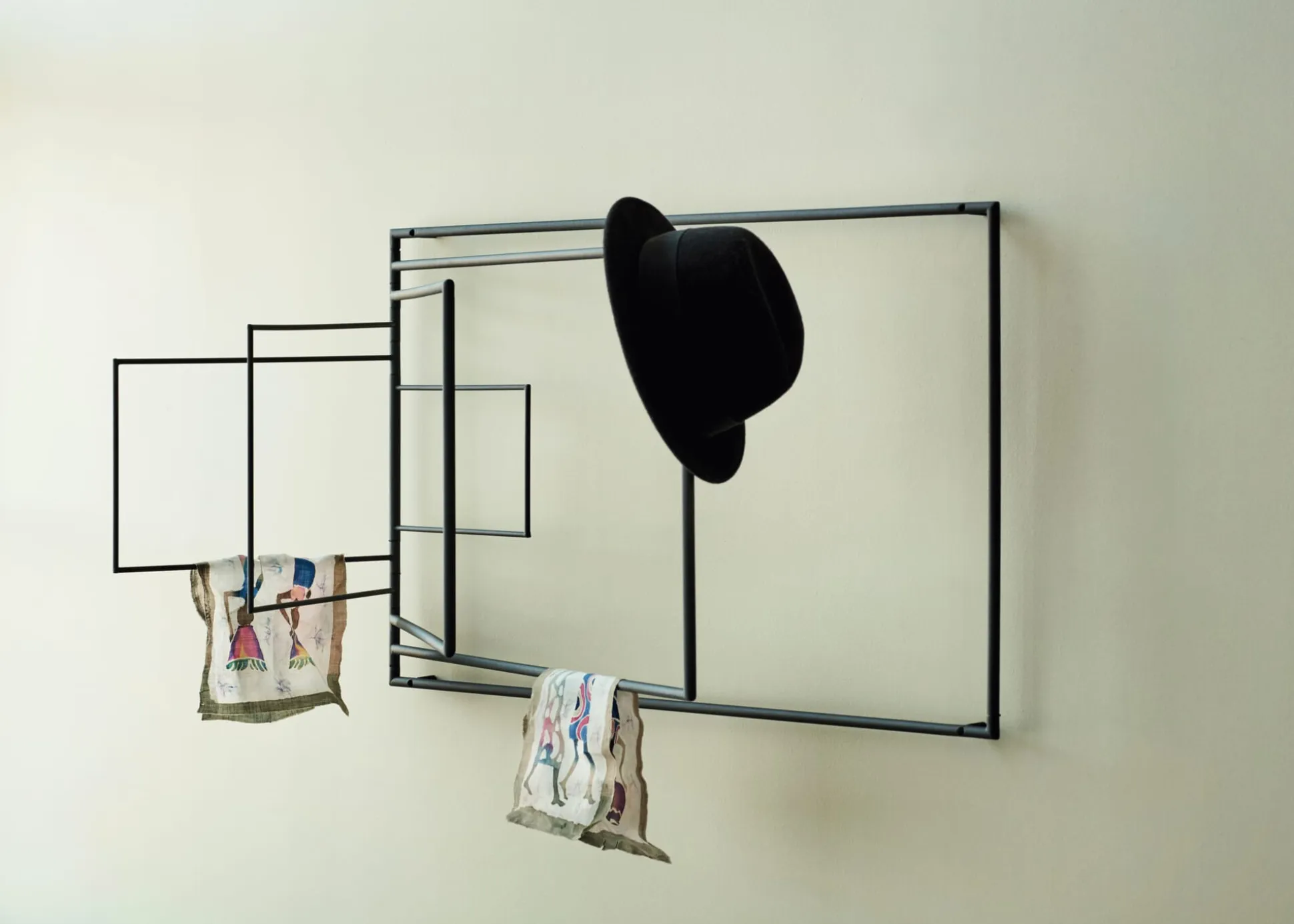 Wäsche- und Zeitungsständer Frame