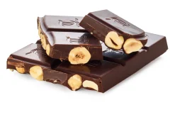 Zartbitterschokolade mit Haselnüssen